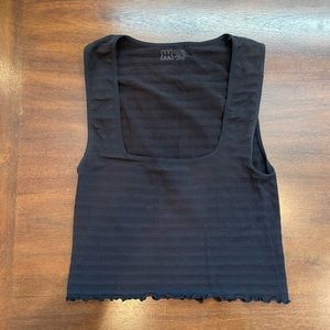 Stretch crop tank